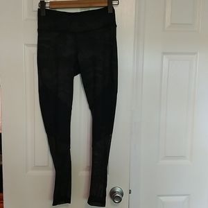 Dark green camo yoga pants